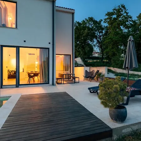 Willa Sunset - With Private Pool, Squash Coart And Table Tennis