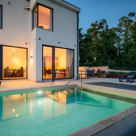 Sunset - With Private Pool, Squash Coart And Table Tennis 别墅 *