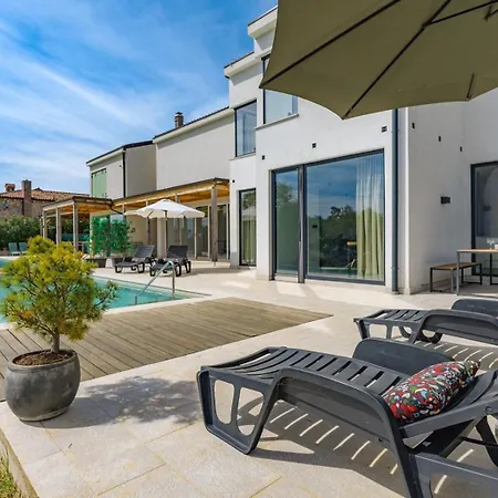 Willa Sunset - With Private Pool, Squash Coart And Table Tennis *