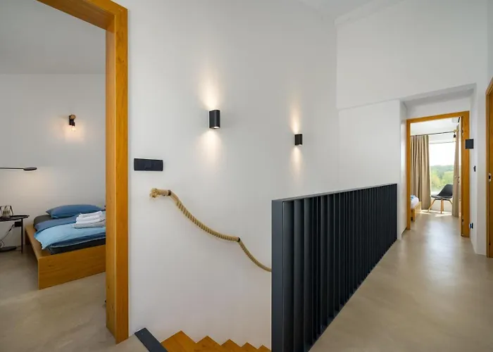 Sunset - With Private Pool, Squash Coart And Table Tennis 빌라 Fuškulin