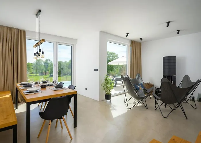 Vila Sunset - With Private Pool, Squash Coart And Table Tennis