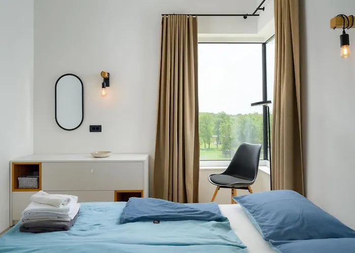 Sunset - With Private Pool, Squash Coart And Table Tennis