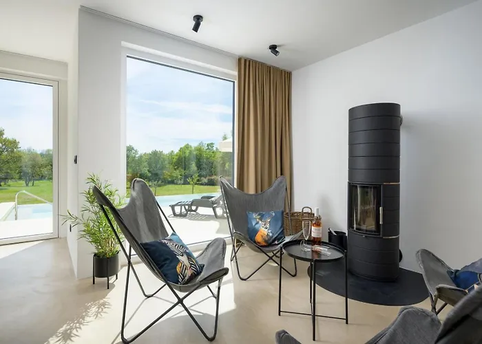 Sunset - With Private Pool, Squash Coart And Table Tennis 빌라