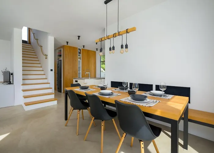 Sunset - With Private Pool, Squash Coart And Table Tennis * Fuškulin