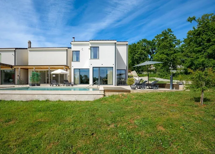 Sunset - With Private Pool, Squash Coart And Table Tennis 빌라 *