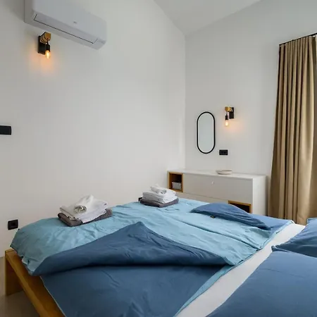 Βίλα Sunset - With Private Pool, Squash Coart And Table Tennis *