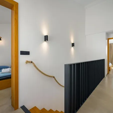 Sunset - With Private Pool, Squash Coart And Table Tennis Βίλα Fuškulin