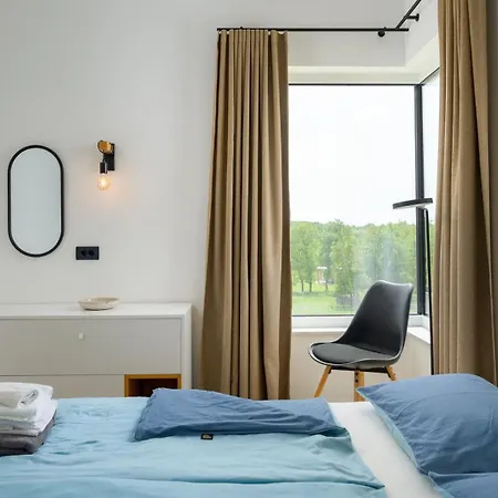 Sunset - With Private Pool, Squash Coart And Table Tennis