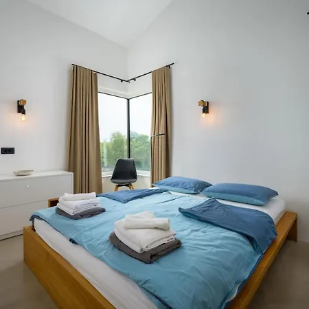 Βίλα Sunset - With Private Pool, Squash Coart And Table Tennis Fuškulin