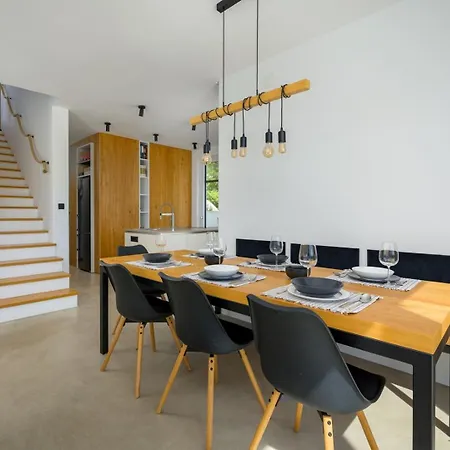 Sunset - With Private Pool, Squash Coart And Table Tennis * Fuškulin