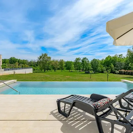 Sunset - With Private Pool, Squash Coart And Table Tennis