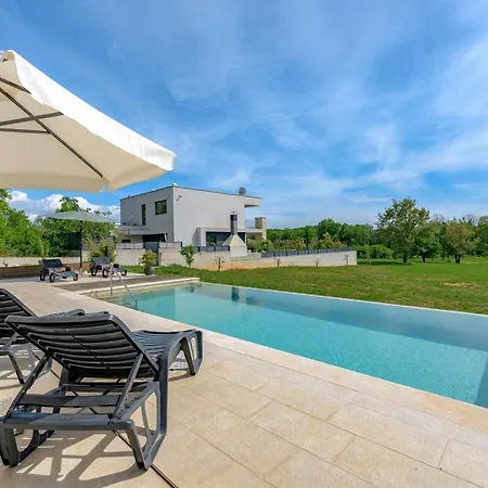 Sunset - With Private Pool, Squash Coart And Table Tennis Βίλα